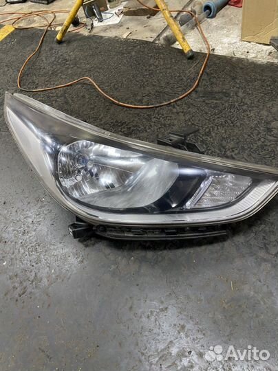 Фара левая Hyundai Solaris
