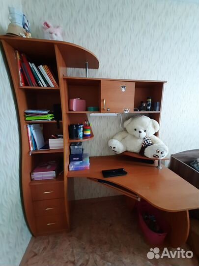 Компьютерный стол