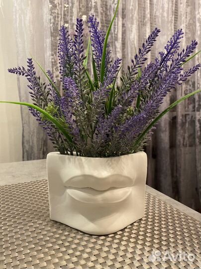 Композиции из искусственных цветов