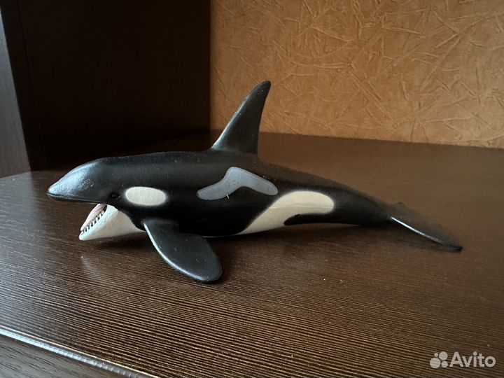 Игрушка фигурка касатка