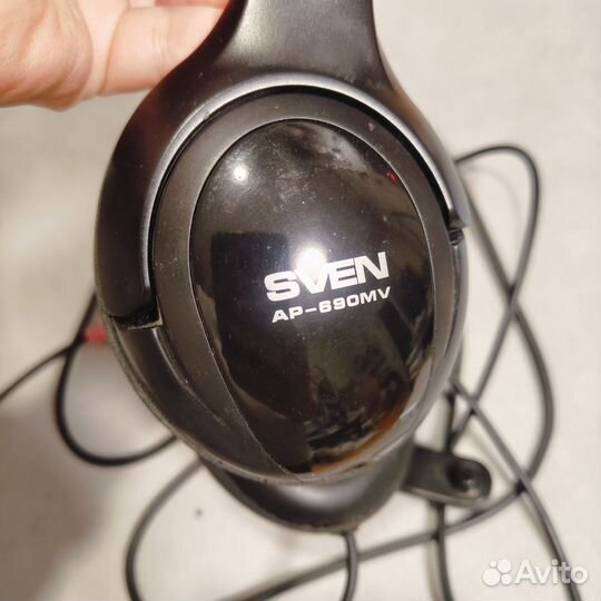 Проводные наушники