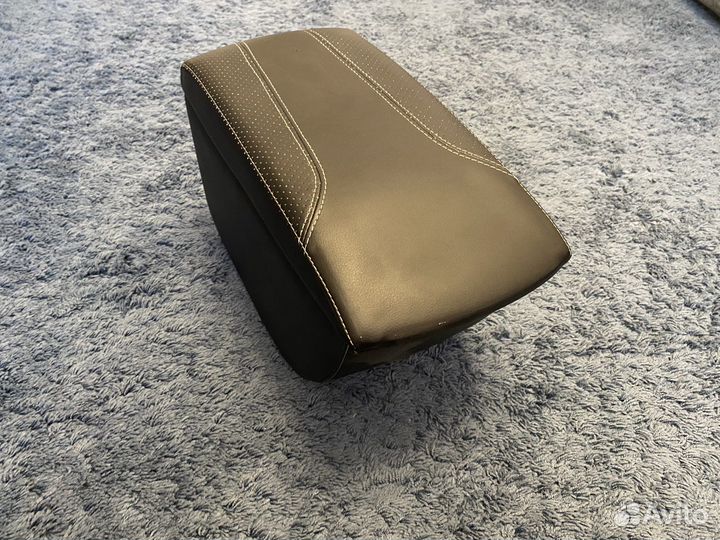 Подлокотник Skoda Octavia A7