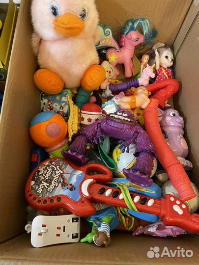 Коробка игрушек, разные