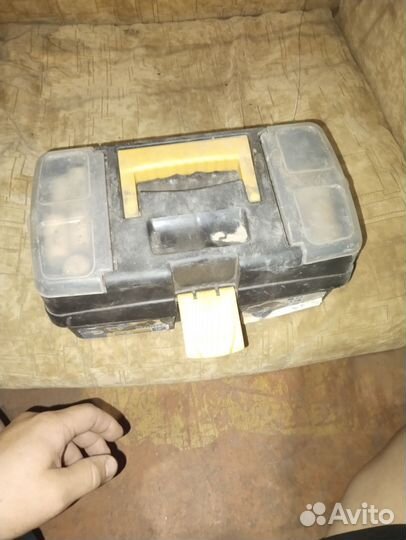 Ящик для зимней рыбалки и ящик с грузами