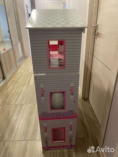 Кукольный домик с мебелью