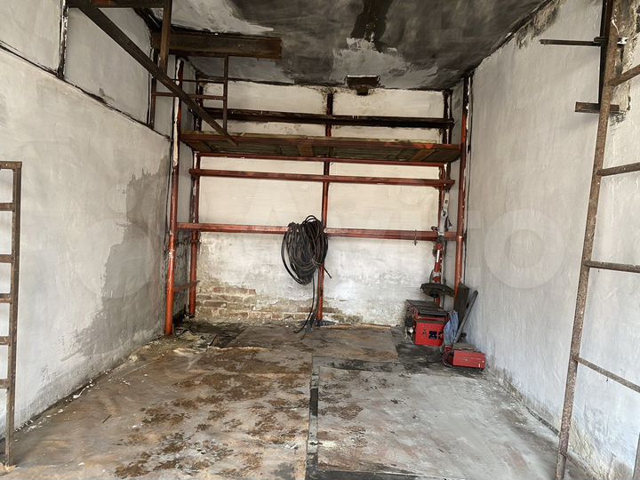 Гараж, > 30 м²