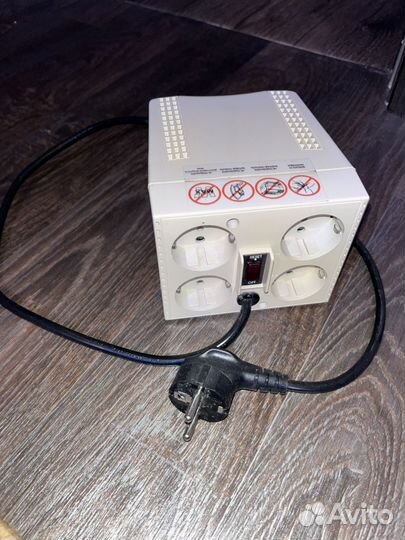 Стабилизатор напряжения