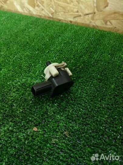 Датчик положения пневмоподвески Lexus GS