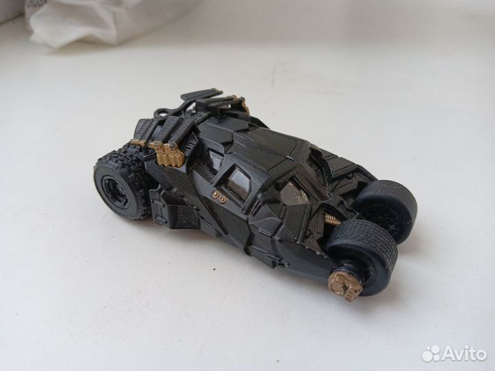 Машинка Hot Wheels Бэтмобиль