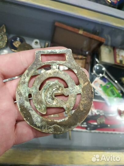 Декоративная подкова с лошадью из латуни Украшение