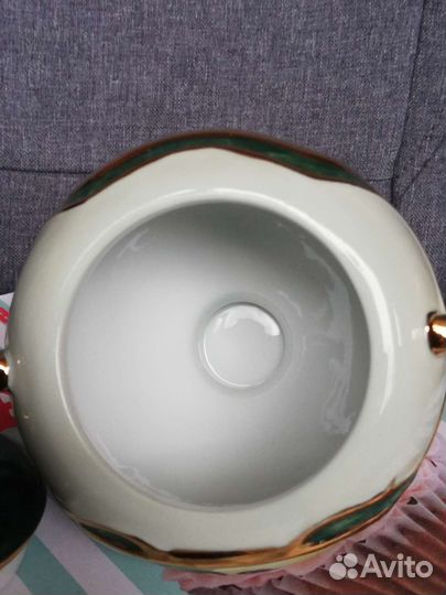 Фарфоровая музыкальная шкатулка Англия