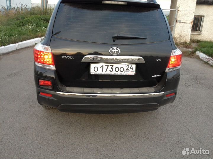Подсветка номера на Toyota RAV4 Highlander Lexus