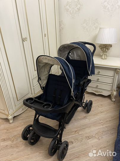 Коляска для погодок двойни
