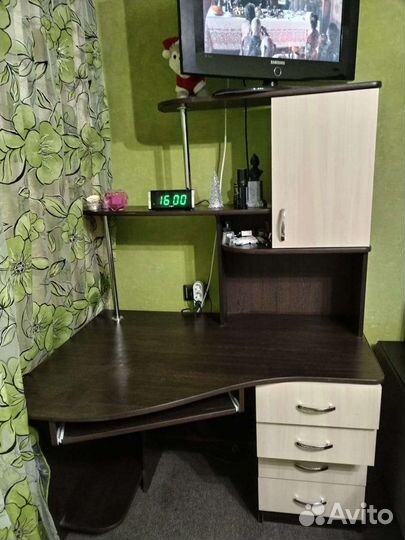Компьютерный стол