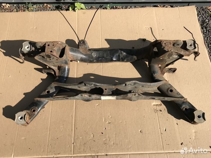 Подрамник задний Volkswagen Tiguan 11-17