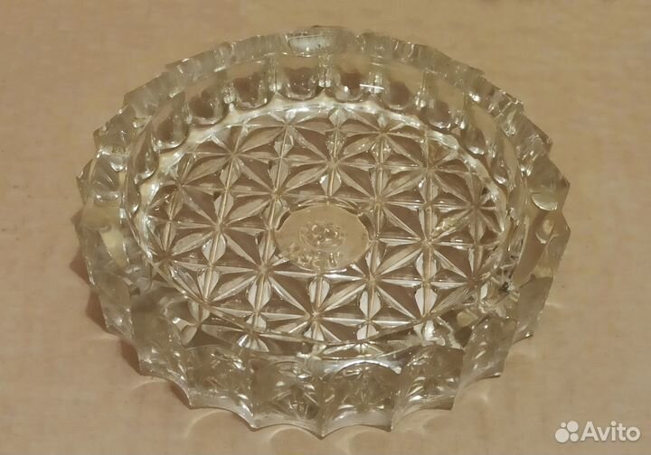 Стеклянная пепельница времен СССР и современная