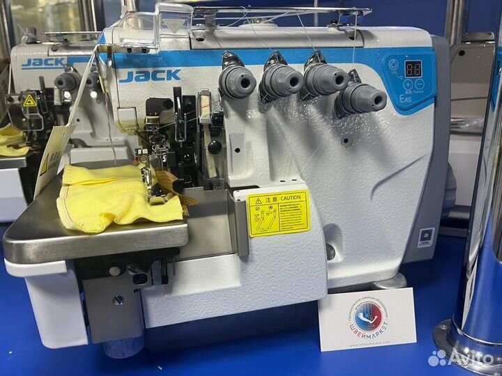 Оверлок с регулятором по тканям Jack JK-E4s-4-M03