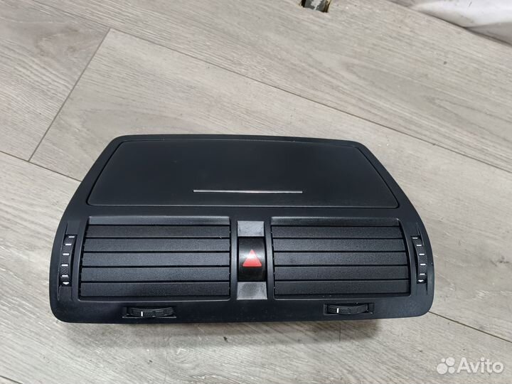 Центральный дефлектор в сборе для Skoda Octavia A5