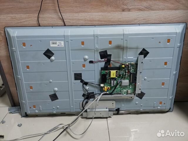 Телевизор Izumi TLE40FD190B (Разбор)(По запчастям)
