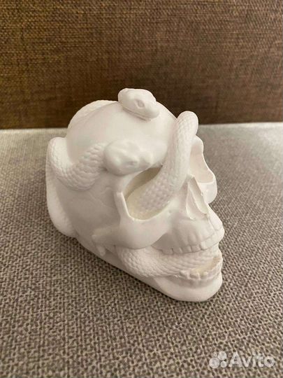 Декор из гипса. Статуэтка череп. Хеллоуин