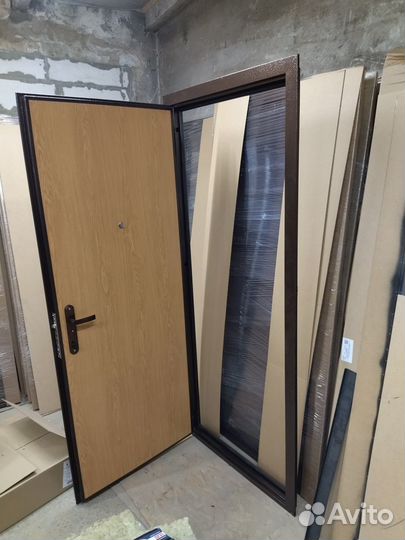 Дверь входная новая