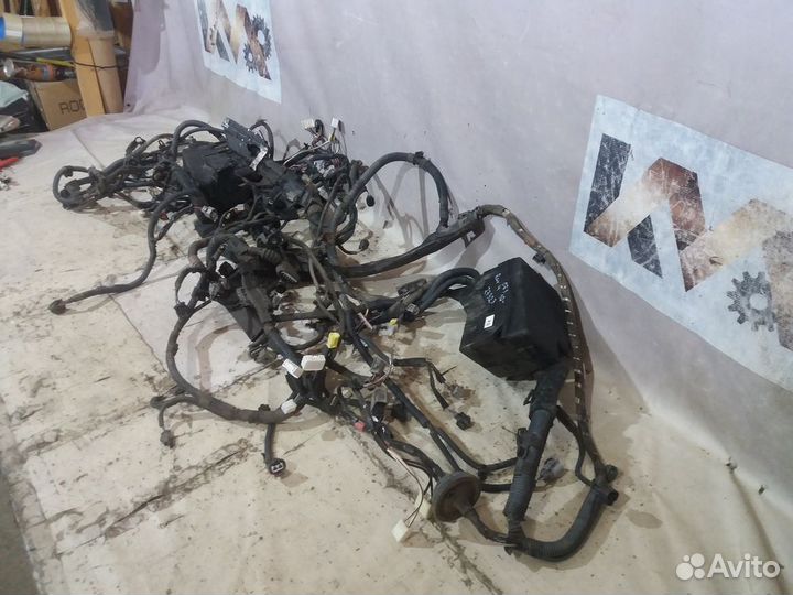 Тойота Рав 4 2.0 2010- Жгут проводки мотора 27323