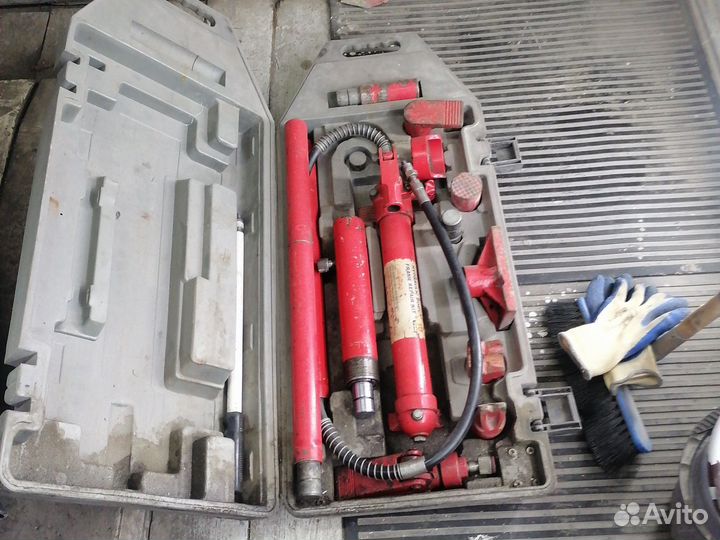 Набор гидравлический кузовной, в кейсе на колес