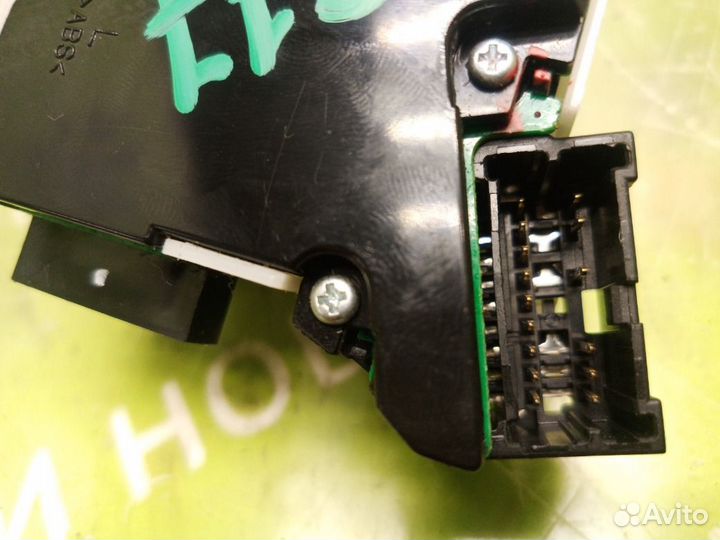 Переключатель стеклоочистителей Nissan Pathfinder