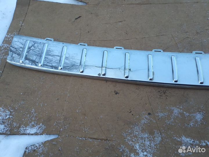 Накладка заднего бампера Volkswagen Touareg 2