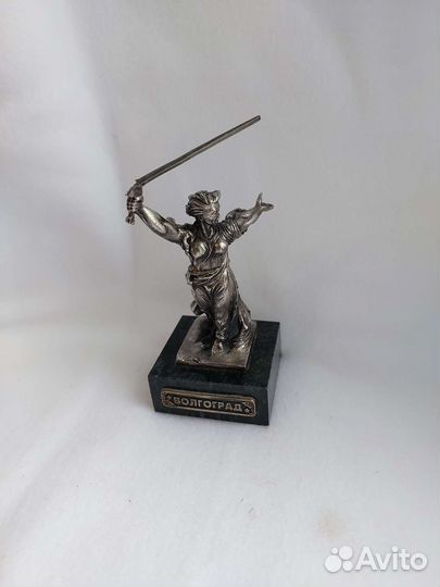 Статуэтка 