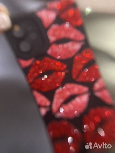 Чехол на iPhone