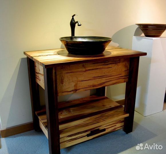 Деревянная тумба под раковину в ванную