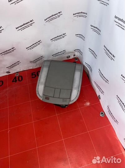 Плафон подсветки салона передний Toyota Auris