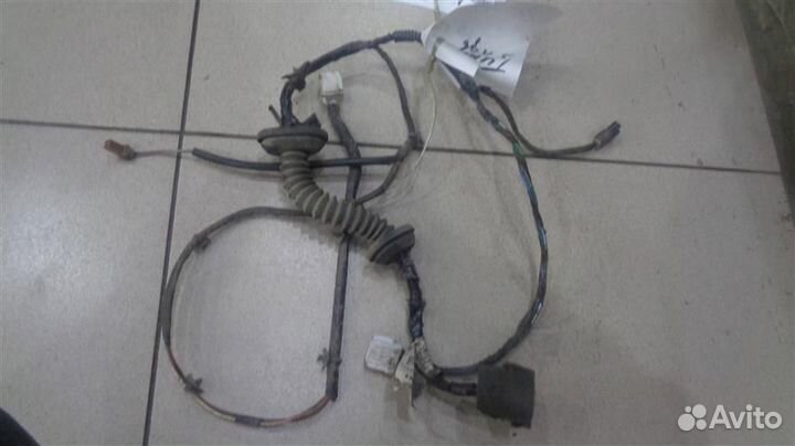 Проводка двери задней Nissan Almera Tino 2000-2006