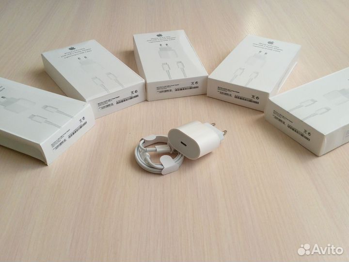 Зарядка на iPhone 25 ват