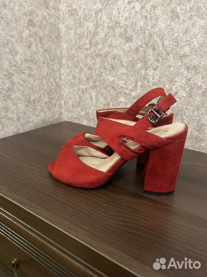 Туфли женские