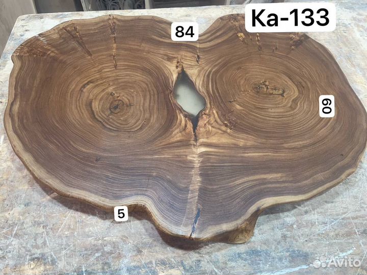 Столик из спила карагача