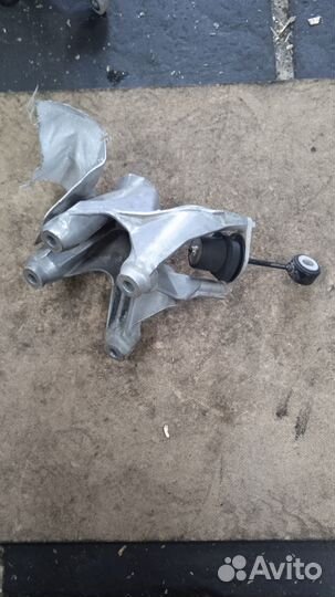 Опора двигателя Audi Q7 3,0 CRT