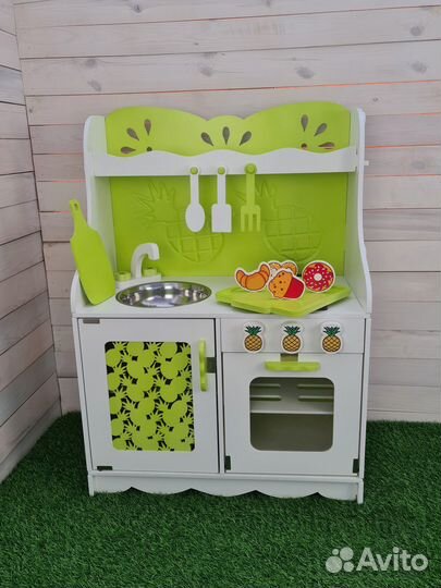 Деревянная кухня игровая 