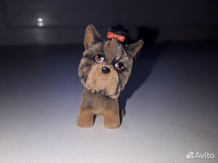 Фигура коричневой собачки