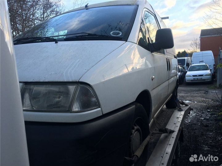 Разбор на запчасти Peugeot Expert