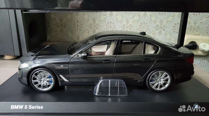 Модель BMW 5er G30 1/18 Kyosho