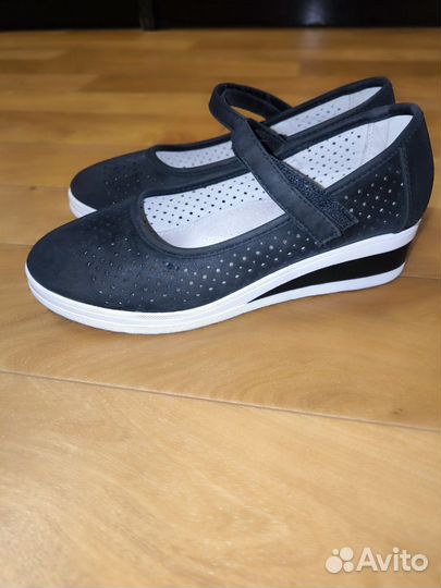 Туфли для девочки размер 38