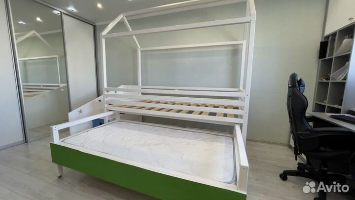 Детские кровати Домик + 1 матрас Ormatek (90/180)