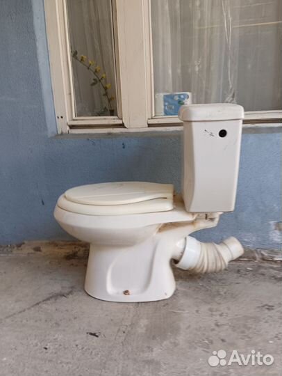 Унитазы и бачки бу