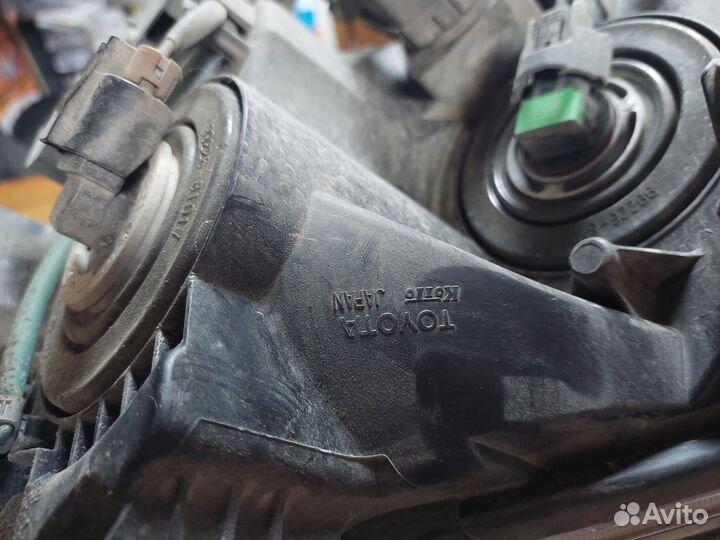 Фара правая Toyota Land Cruiser Prado 150