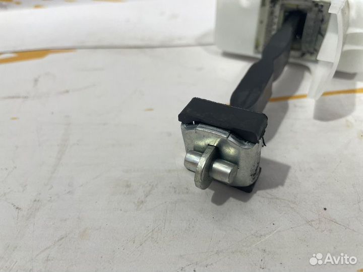 Ограничитель передней двери левый Toyota Land