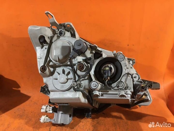 Фары Toyota Crown grs184ксенон