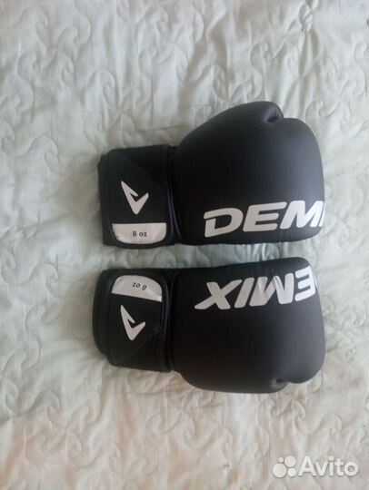 Боксерские перчатки demix
