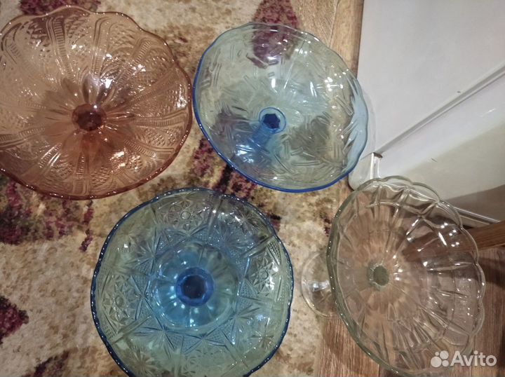 Ваза на ножке,бокалы пивные,подстаканники